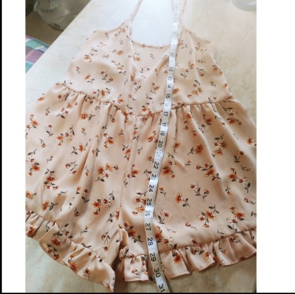 Backless Floral Romper - Picture 15 of 16